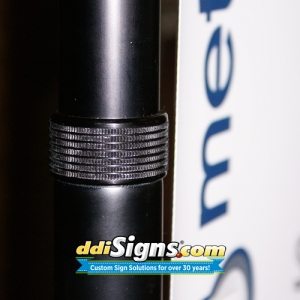 ddi-signs-telescoping-banner-stand-lock-close-up