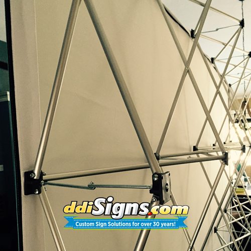 DDI Signs Pop Up Banner Display from behind
